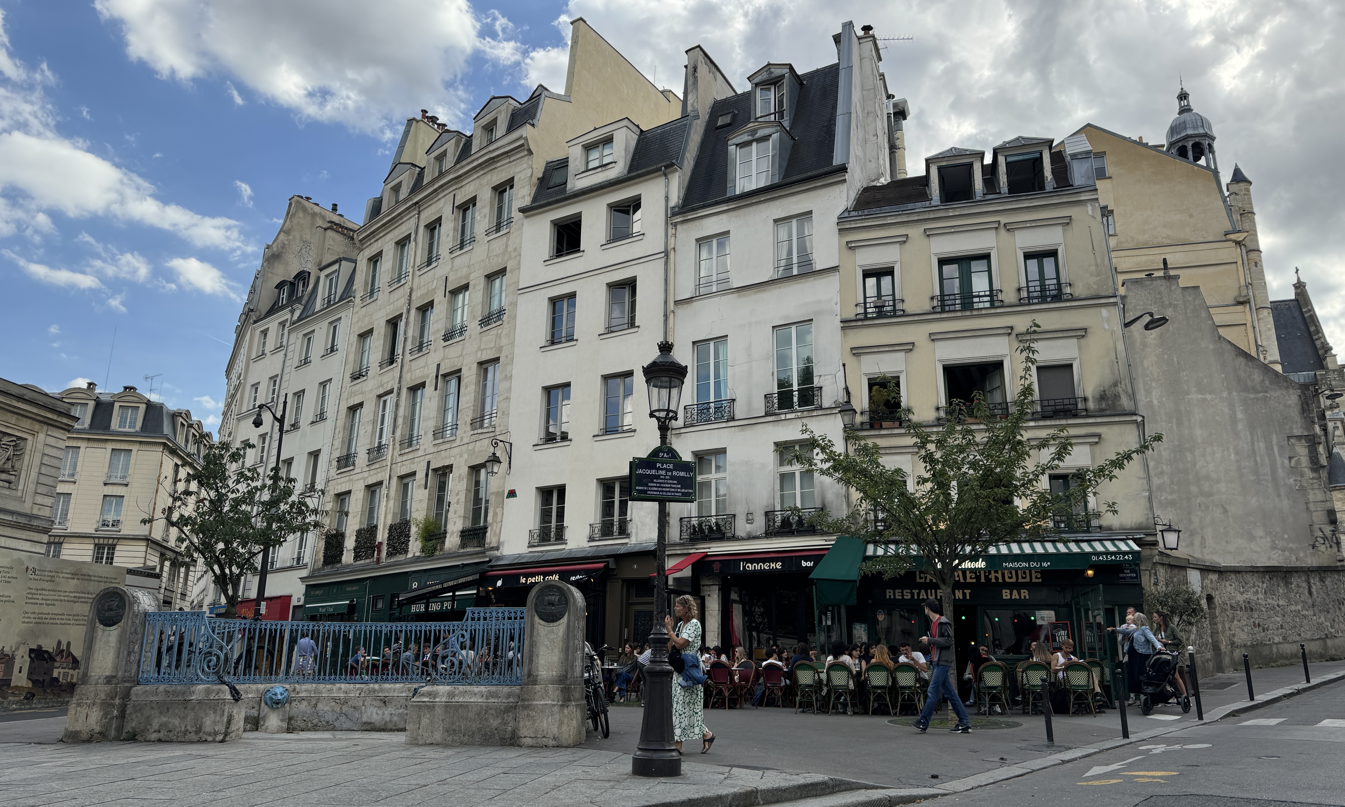 nomadic matt in front of the luxembourg gardens